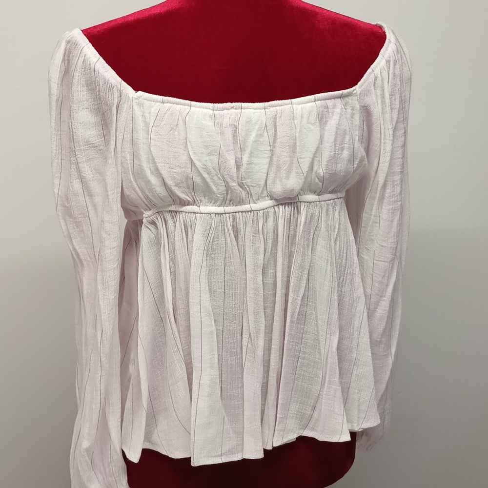 Loose fitting dressy top Jrs sz Large square neck long sleeves summer top EUC